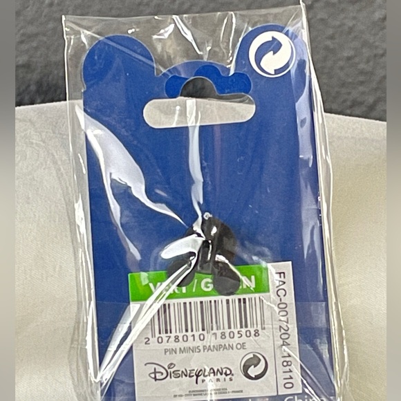 Disneyland Paris Thumper Pin - Picture 4 of 4